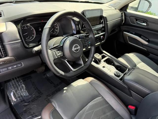 2023 Nissan Pathfinder Platinum 4WD