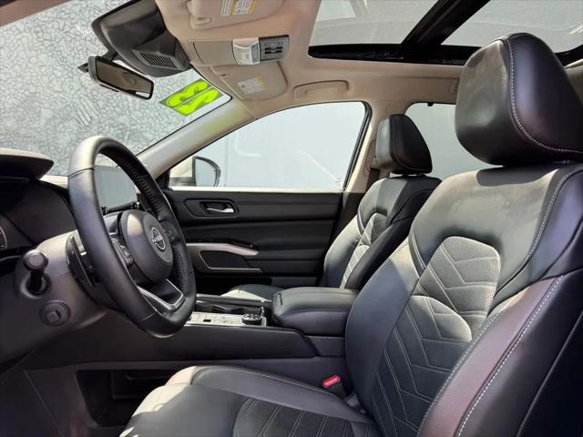 2023 Nissan Pathfinder Platinum 4WD