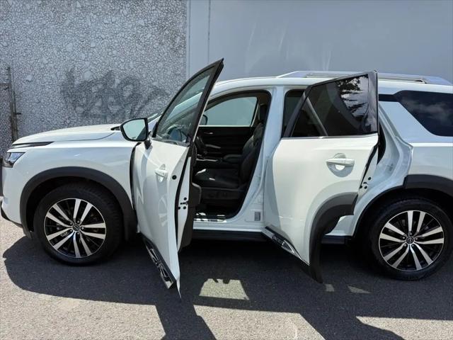 2023 Nissan Pathfinder Platinum 4WD