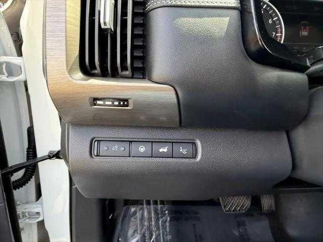 2023 Nissan Pathfinder Platinum 4WD