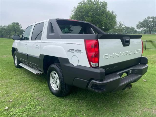 2003 Chevrolet Avalanche Base