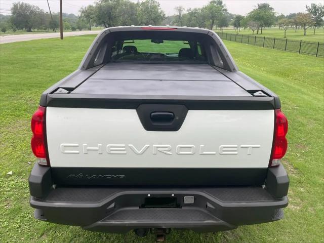 2003 Chevrolet Avalanche Base