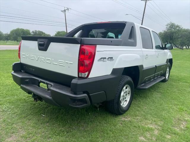 2003 Chevrolet Avalanche Base