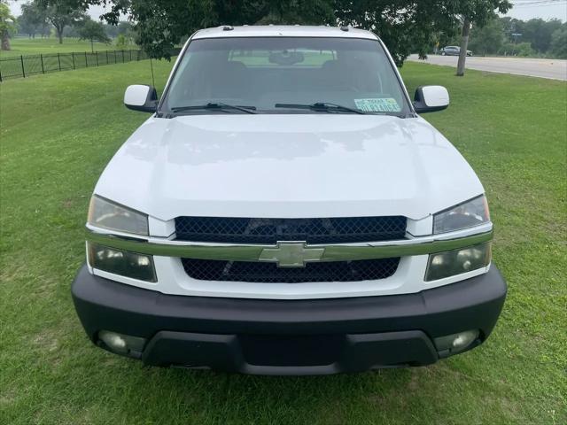 2003 Chevrolet Avalanche Base