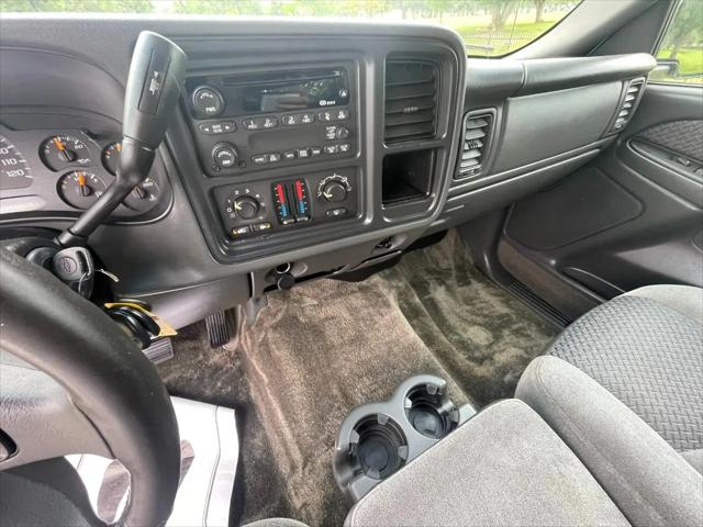 2003 Chevrolet Avalanche Base