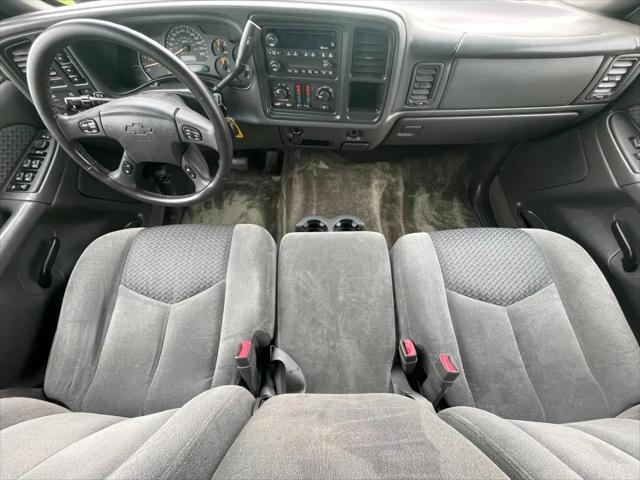2003 Chevrolet Avalanche Base