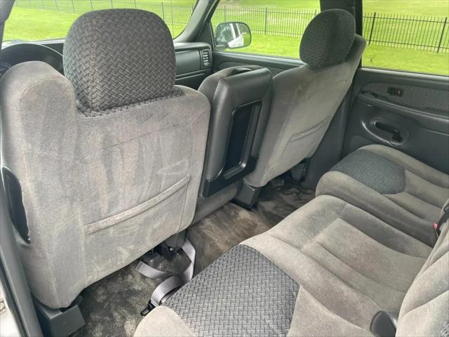 2003 Chevrolet Avalanche Base