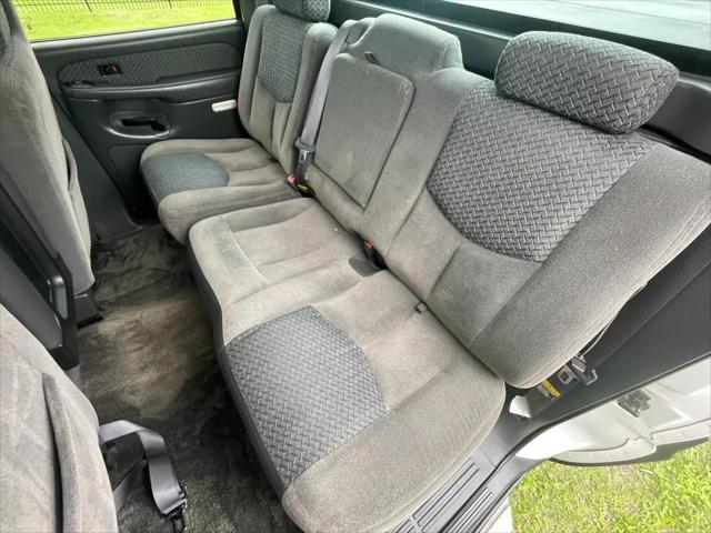2003 Chevrolet Avalanche Base