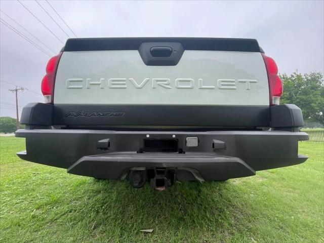 2003 Chevrolet Avalanche Base