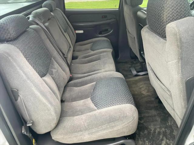 2003 Chevrolet Avalanche Base