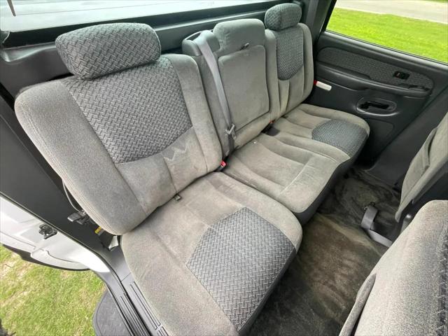 2003 Chevrolet Avalanche Base