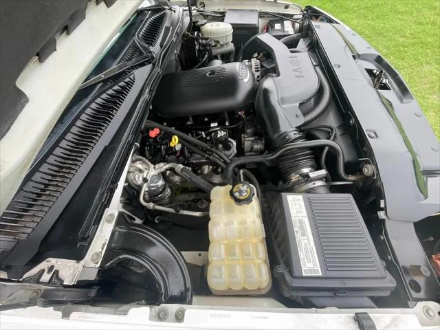 2003 Chevrolet Avalanche Base