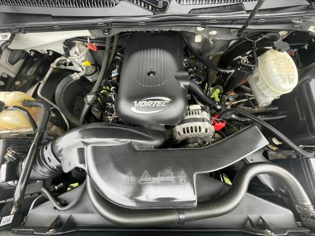 2003 Chevrolet Avalanche Base