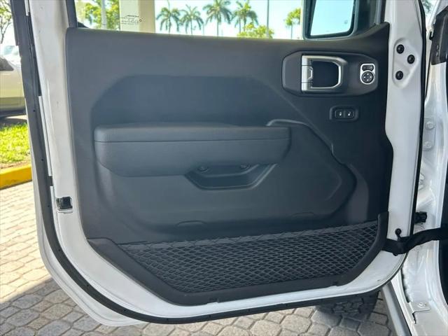 2026 Jeep Gladiator Sport