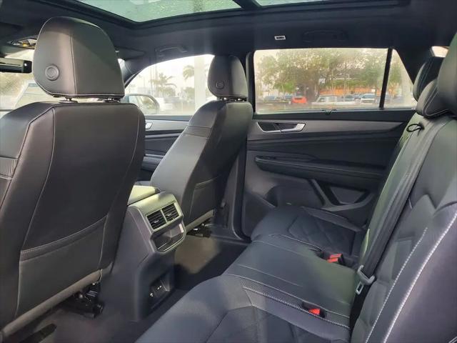 2026 Volkswagen Atlas Cross Sport SE with Technology