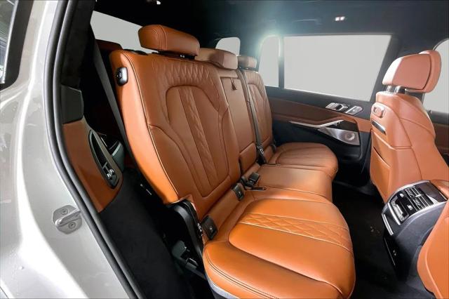 2027 BMW X7 M60i