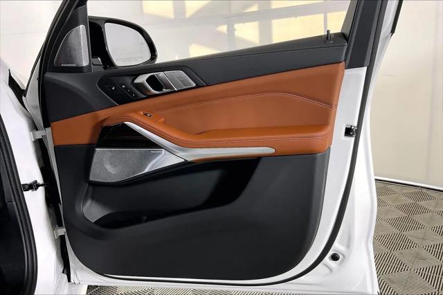 2027 BMW X7 M60i