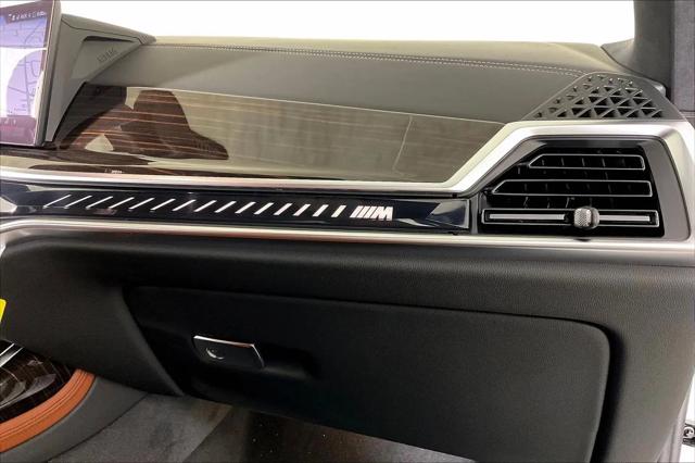 2027 BMW X7 M60i