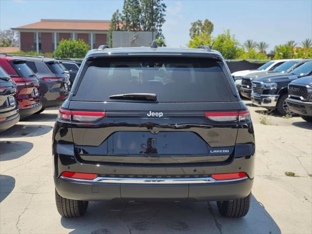 2026 Jeep Grand Cherokee Laredo 4x2