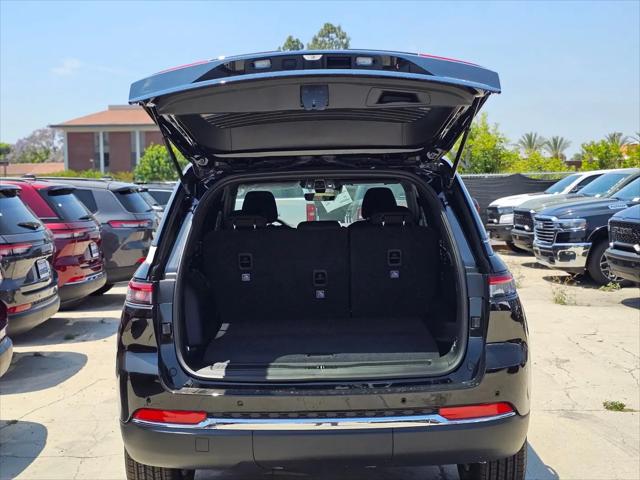 2026 Jeep Grand Cherokee Laredo 4x2