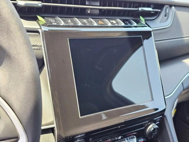 2026 Jeep Grand Cherokee Laredo 4x2