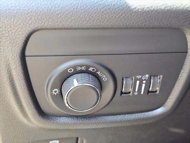 2026 Jeep Grand Cherokee Laredo 4x2