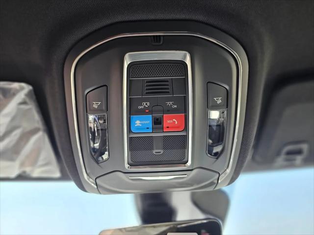 2026 Jeep Grand Cherokee Laredo 4x2