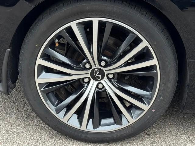 2022 INFINITI Q60 LUXE AWD