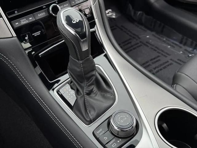 2022 INFINITI Q60 LUXE AWD