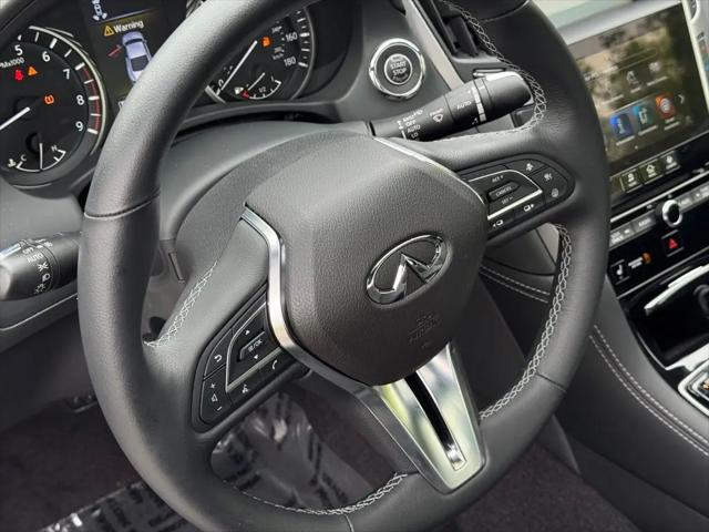 2022 INFINITI Q60 LUXE AWD