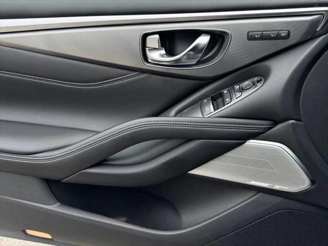 2022 INFINITI Q60 LUXE AWD
