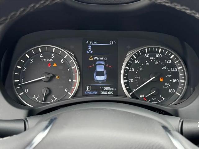 2022 INFINITI Q60 LUXE AWD