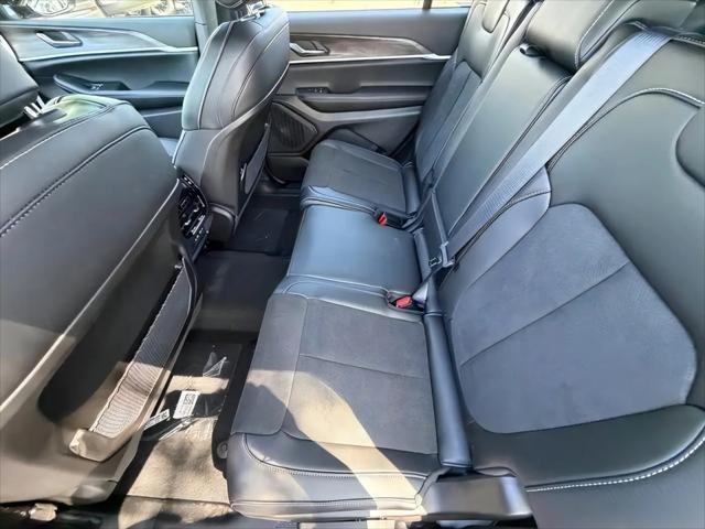 2026 Jeep Grand Cherokee L Altitude 4x4