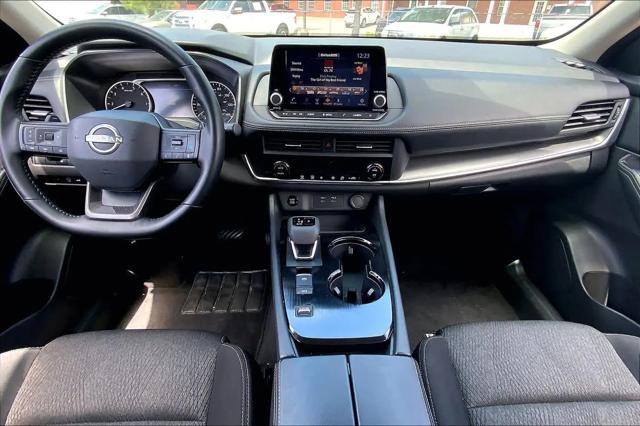 2025 Nissan Rogue SV FWD
