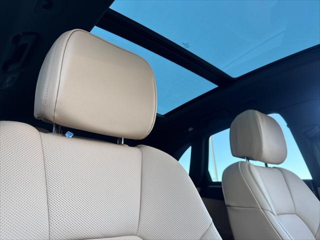 2026 Porsche Macan Unknown