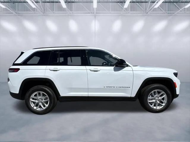 2026 Jeep Grand Cherokee Altitude 4x2