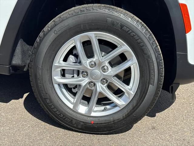 2026 Jeep Grand Cherokee Altitude 4x2