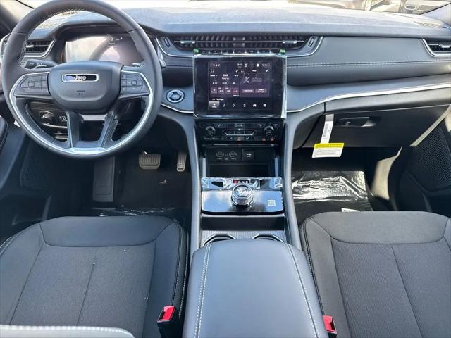 2026 Jeep Grand Cherokee Altitude 4x2