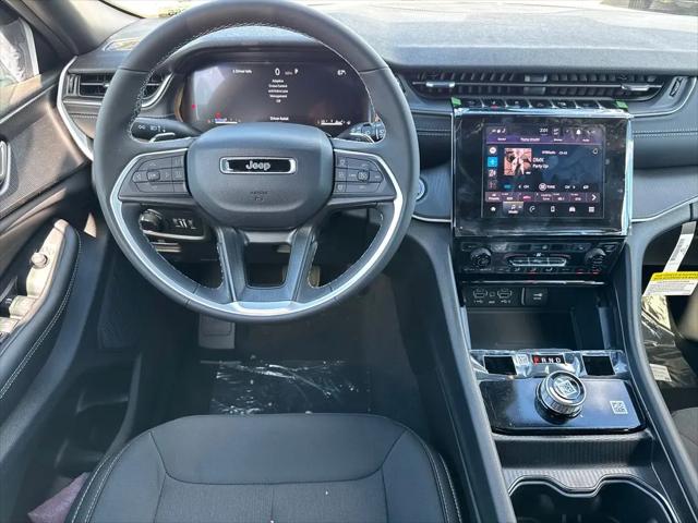 2026 Jeep Grand Cherokee Altitude 4x2