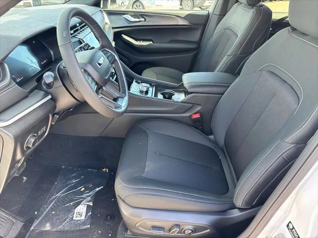 2026 Jeep Grand Cherokee Altitude 4x2