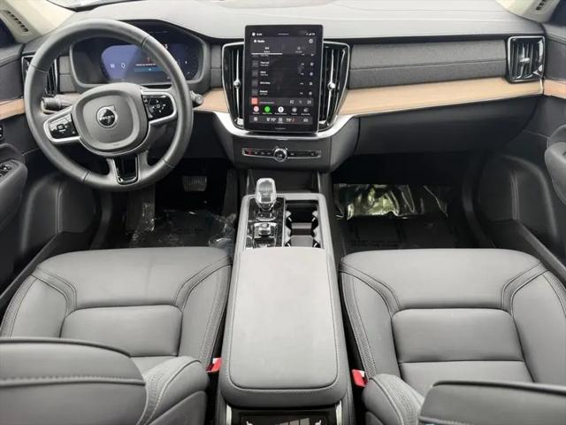 2025 Volvo XC90 B6 Plus 7-Seater