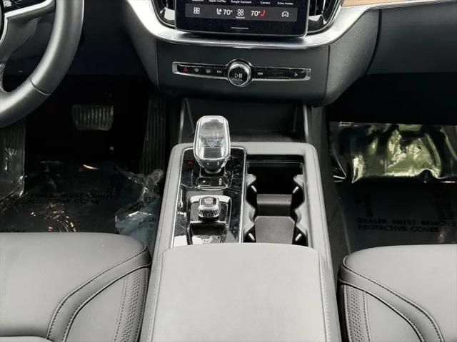2025 Volvo XC90 B6 Plus 7-Seater