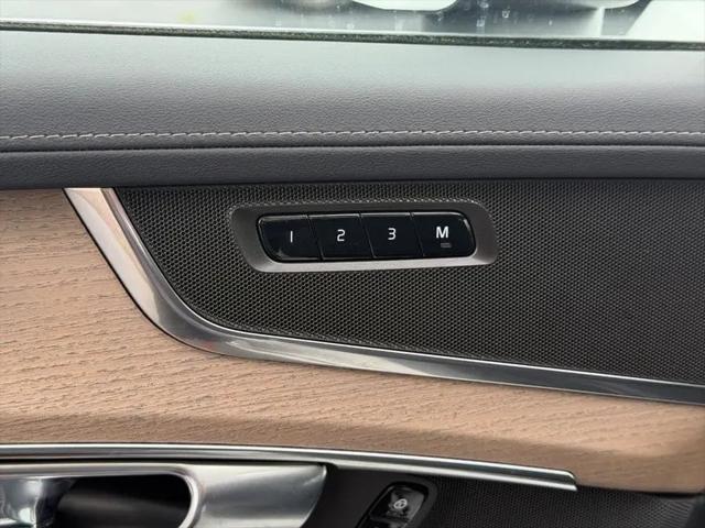2025 Volvo XC90 B6 Plus 7-Seater