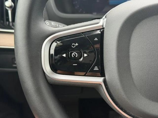 2025 Volvo XC90 B6 Plus 7-Seater