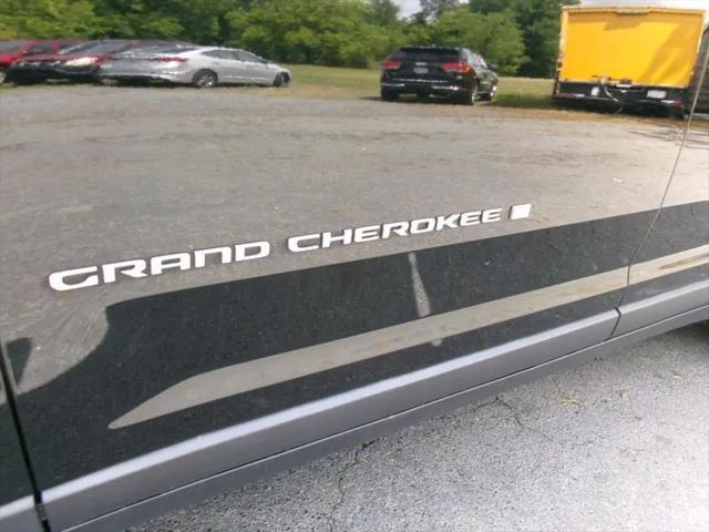 2023 Jeep Grand Cherokee L Laredo 4x4