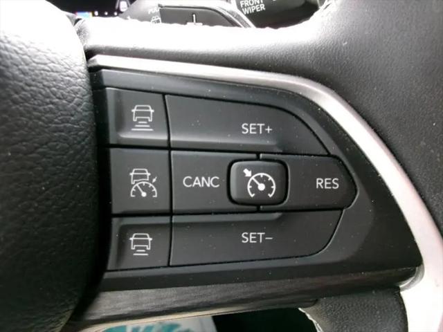 2023 Jeep Grand Cherokee L Laredo 4x4