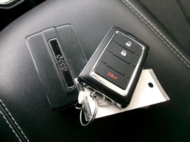 2023 Jeep Grand Cherokee L Laredo 4x4