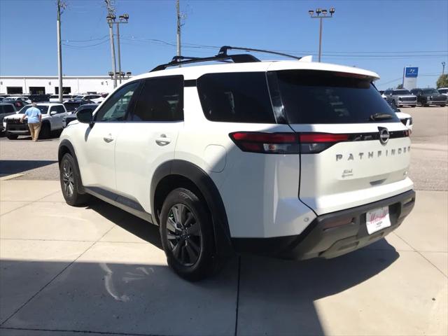 2024 Nissan Pathfinder SV FWD