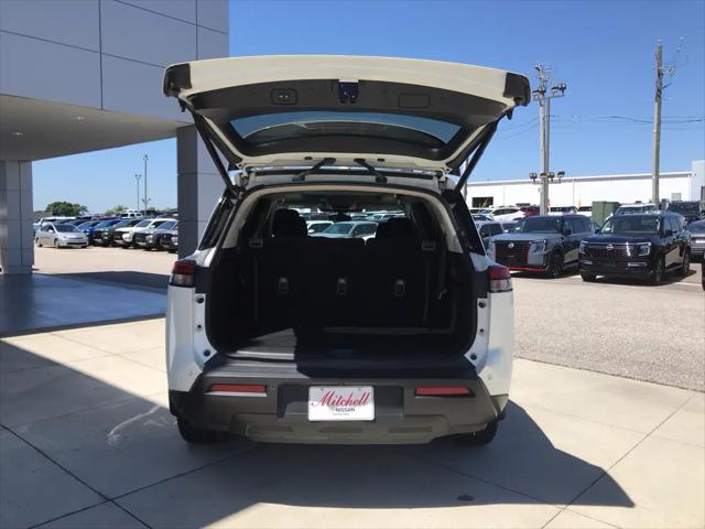 2024 Nissan Pathfinder SV FWD