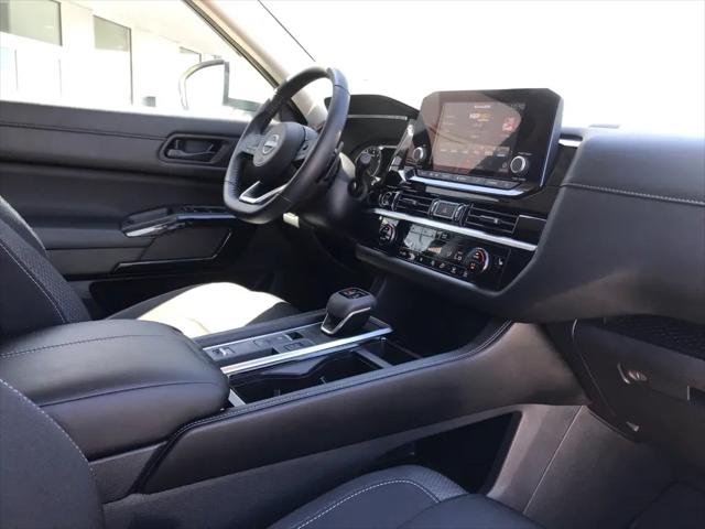 2024 Nissan Pathfinder SV FWD
